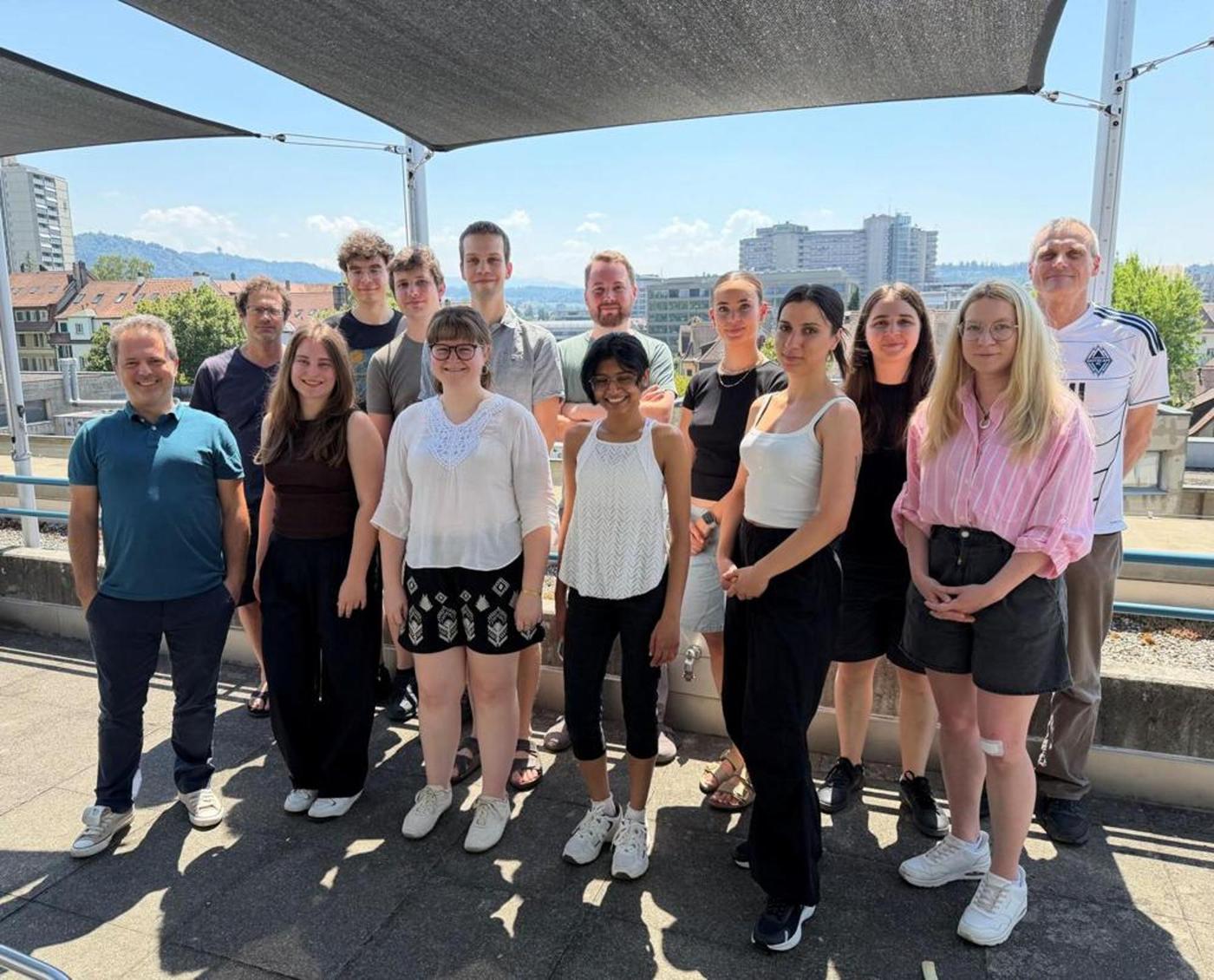 Grouppicture with the members of the lab
