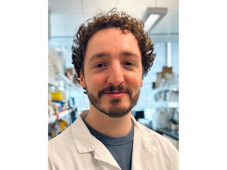 Photo of doctor gautier Courbon